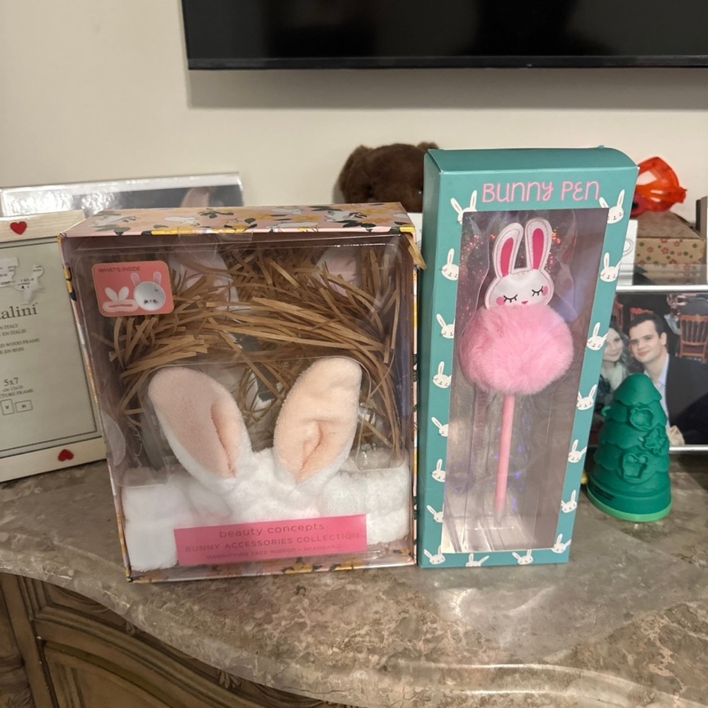 Bunny Accessories and Pen Set
